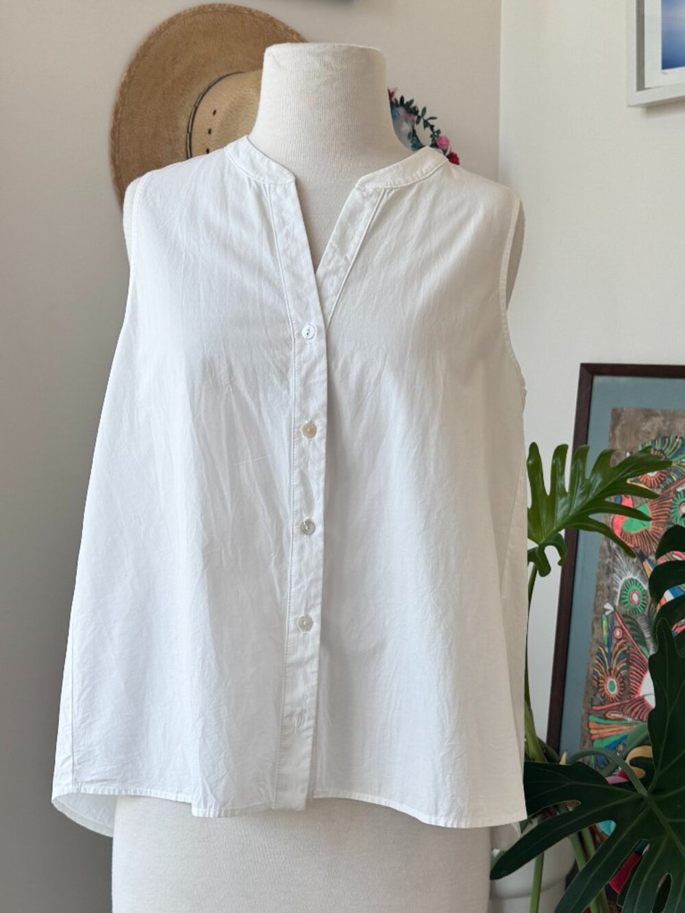 Amour Vert White Button Front Vented Back Top Small S